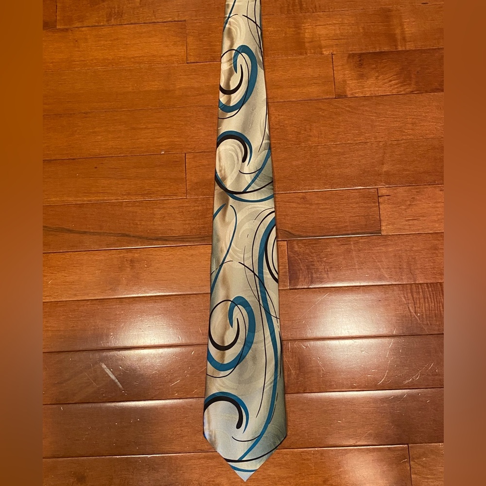J Garcia Men’s neck tie.